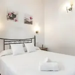 Casa Con Piscina Compartida En 別荘 *