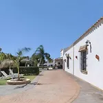 Casa Con Piscina Compartida En Будинок відпочинку *