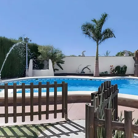 Hébergement de vacances Casa Con Piscina Compartida En