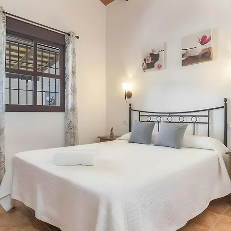 Casa Con Piscina Compartida En Conil De La Frontera * Conil De La Frontera