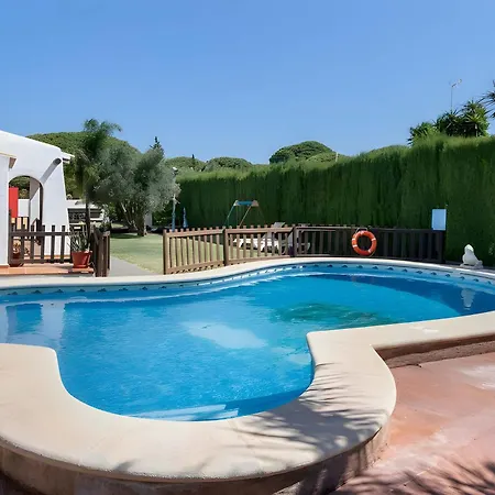 Casa Con Piscina Compartida En Conil De La Frontera