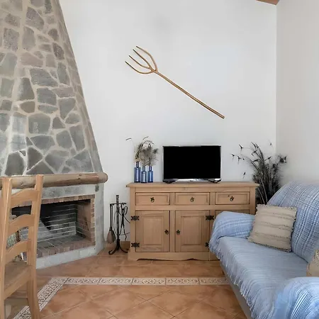 Casa Con Piscina Compartida En