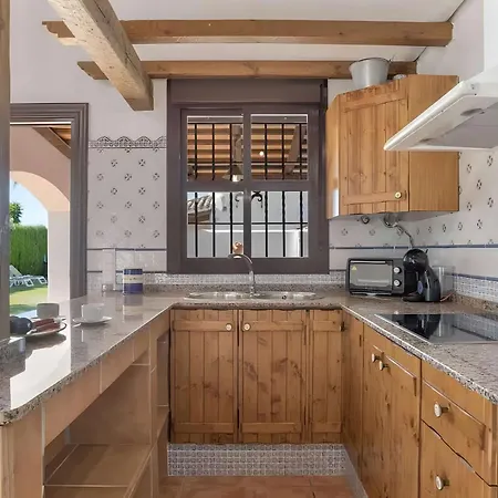 בית נופש Casa Con Piscina Compartida En *