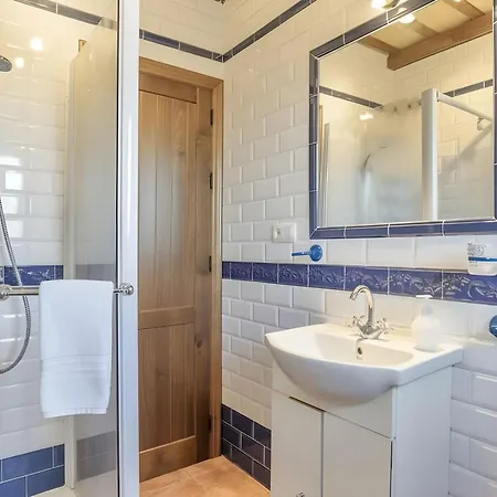 Tatil Evi Casa Con Piscina Compartida En *